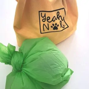 Waterproof Dog Poop Carry Bag – Odour‑Lock Roll‑Close Pouch with “Yeah Nah” Paw Design