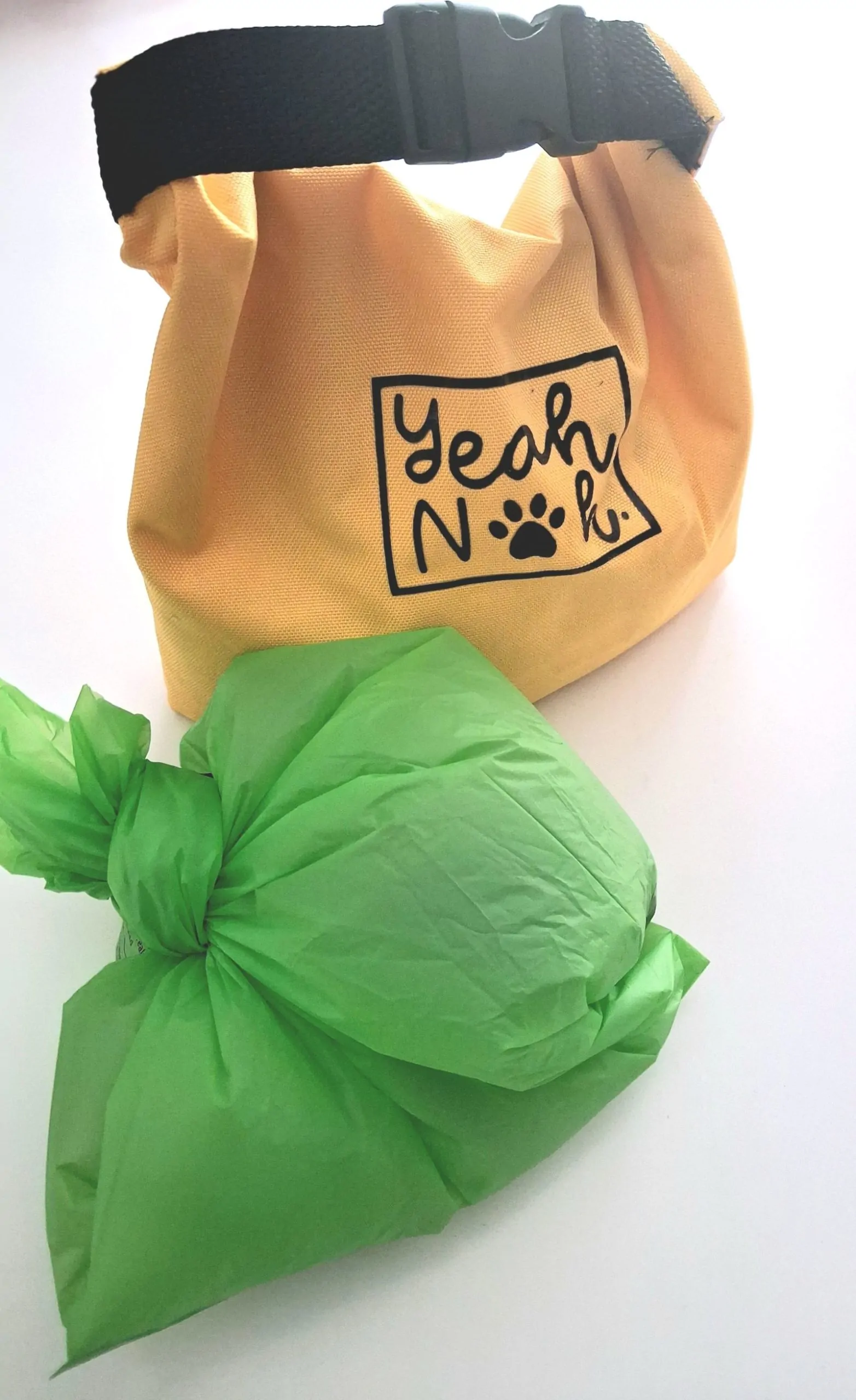 Waterproof Dog Poop Carry Bag – Odour‑Lock Roll‑Close Pouch with “Yeah Nah” Paw Design